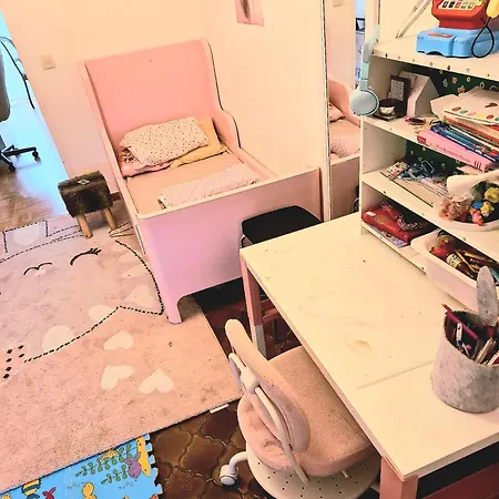 Grosse 3 Zimmer Ferienwohnung In شقة